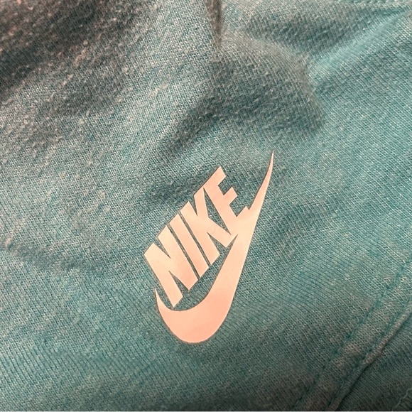 Nike booty shorts - Picture 4 of 6